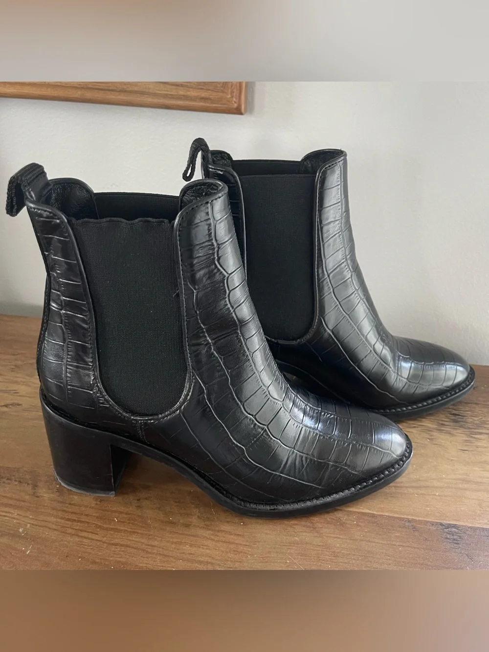 Minelli Black Croc-Embossed Chelsea Booties
